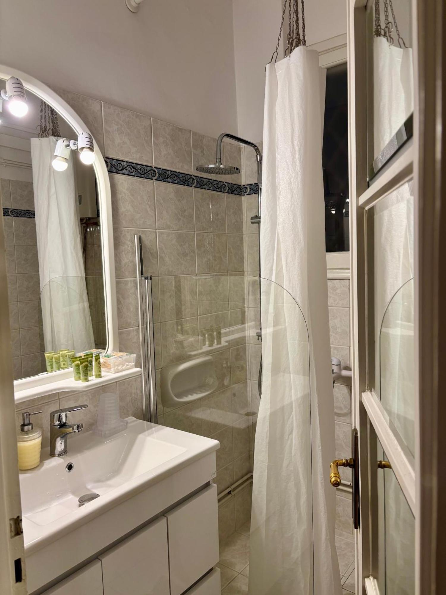 Elite Downtown Central 5Th Floor Apartment เอเธนส์ ภายนอก รูปภาพ
